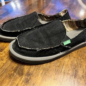 Women’s Sanuk black canvas